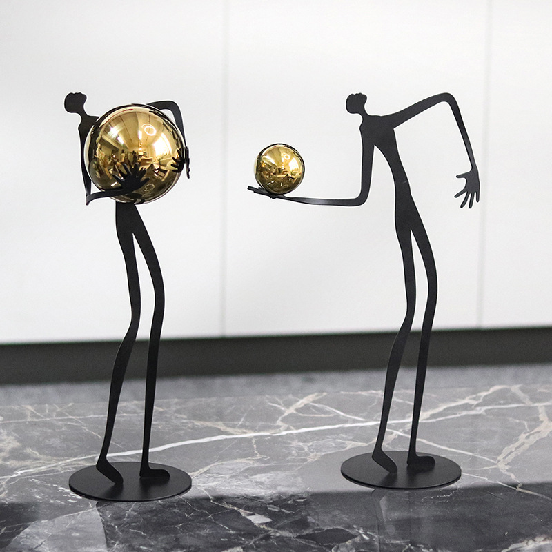 Art Craft Hotel - 現代アートボールを抱えた人物像金属装飾品モデルルームホテルクラブヴィラ抽象装飾品彫刻装飾工芸品