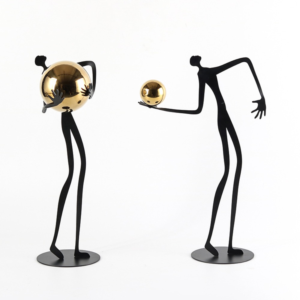 現代アートボールを抱えた人物像金属装飾品モデルルームホテルク - Art Craft Hotel のレビューと価格