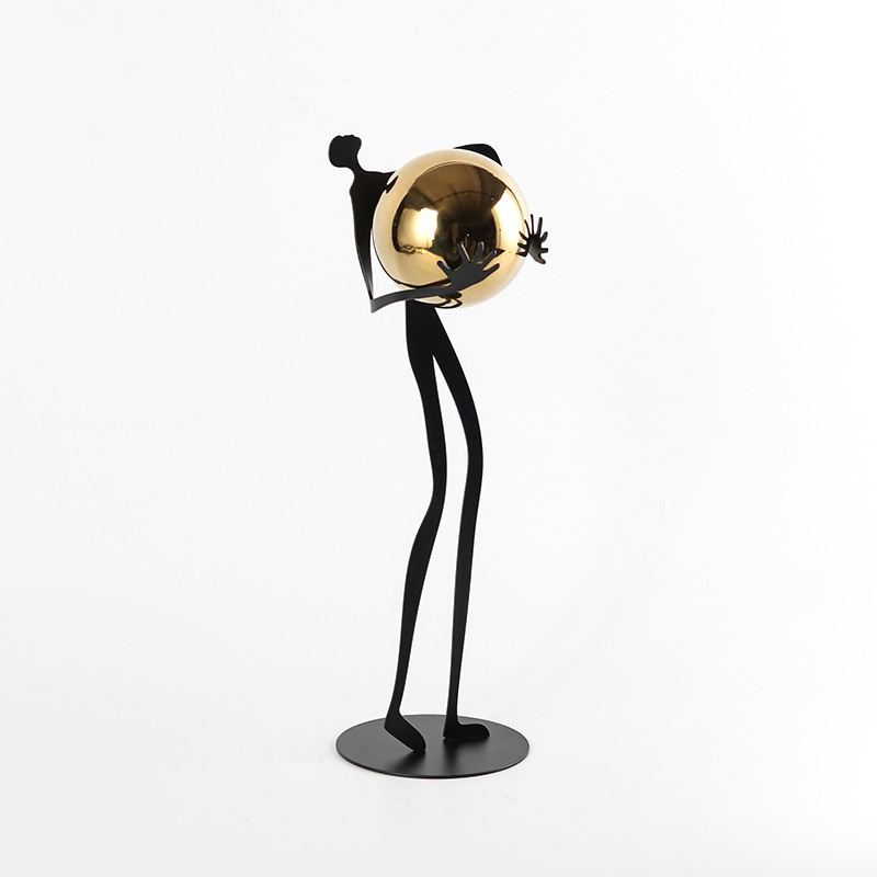 現代アートボールを抱えた人物像金属装飾品モデルルームホテルク - Art Craft Hotel のレビューと価格